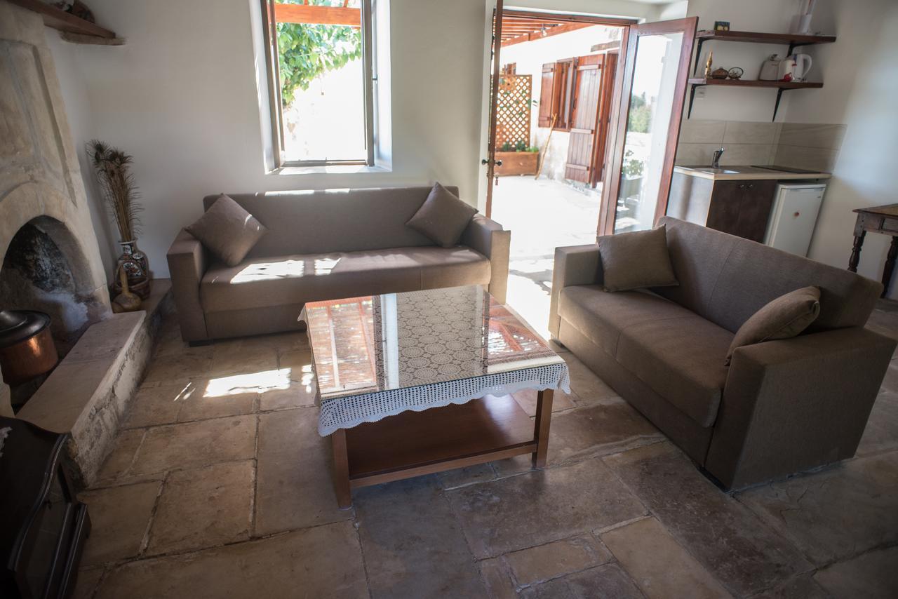 Гостьовий будинок Chloe'S House Pano Akourdalia Екстер'єр фото